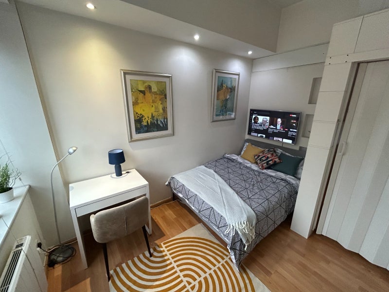 Room City Road in Greater London