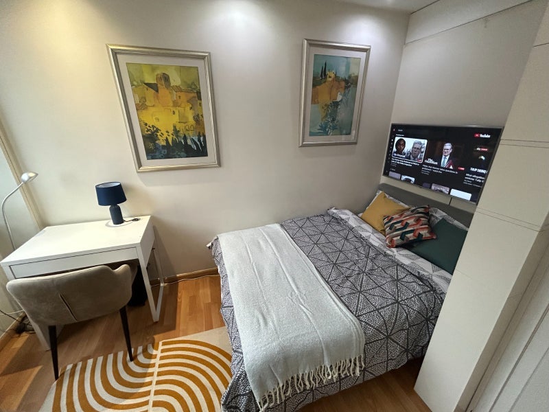 Room City Road in Greater London