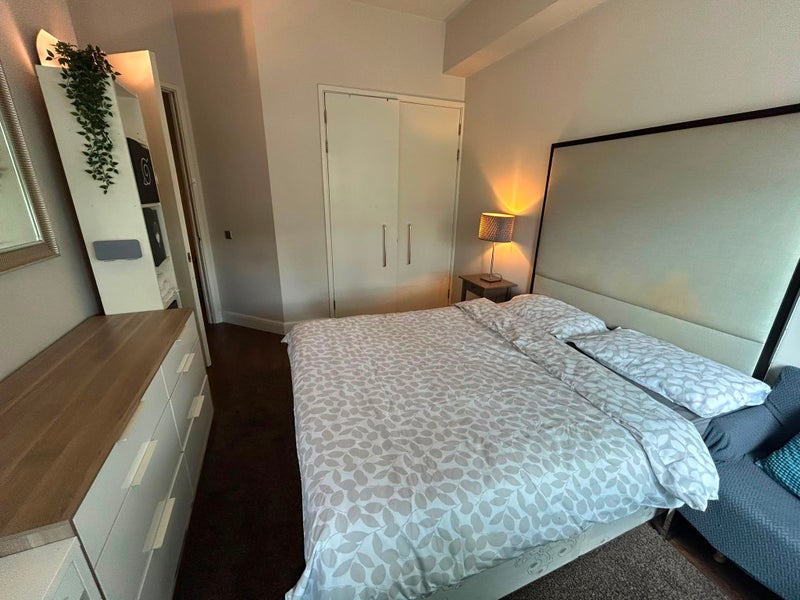 Room City Road in Greater London