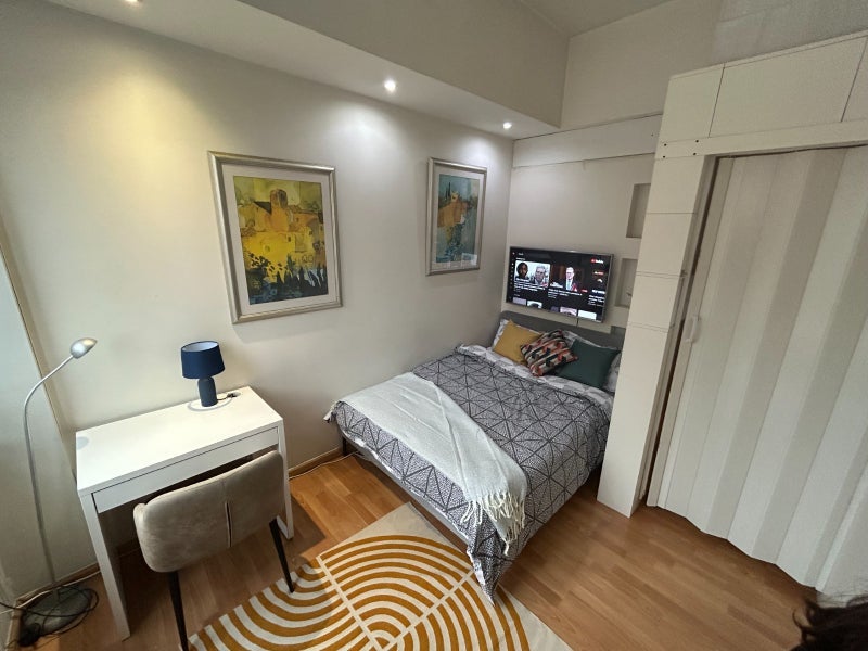 Room City Road in Greater London