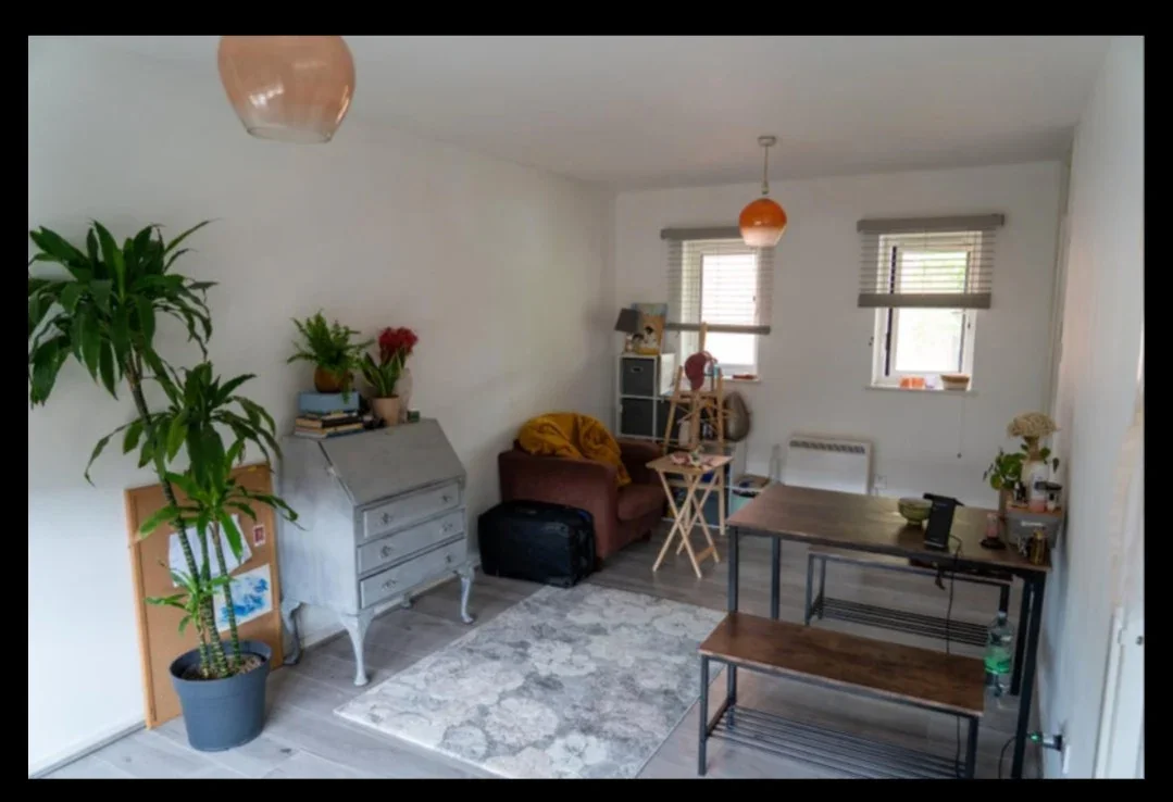 Room Stoll Close in Greater London