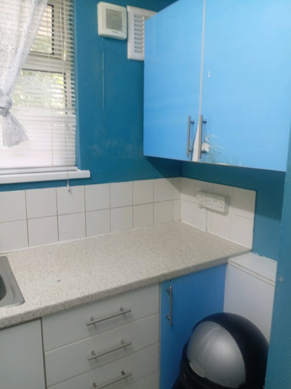 Room Comyns Close in Greater London