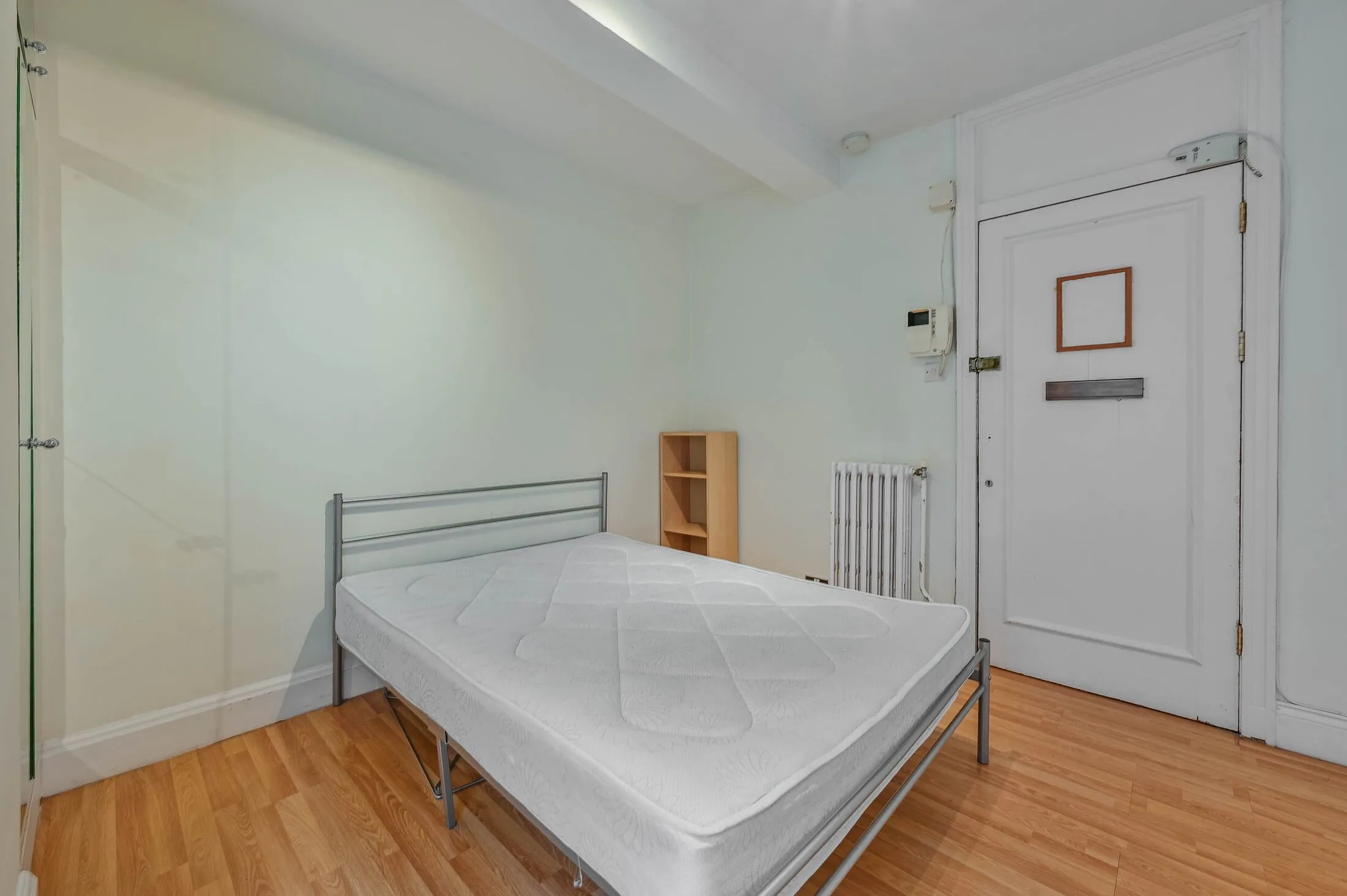 Flat Coram Street in Greater London