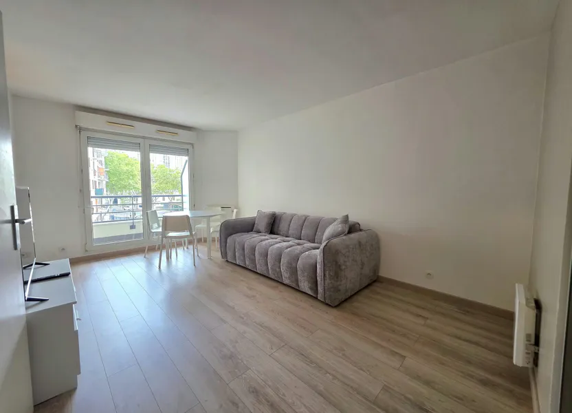Room Avenue de Paris in Châtillon