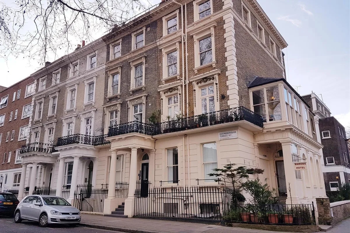 Flat Queensborough Terrace in City of Westminster