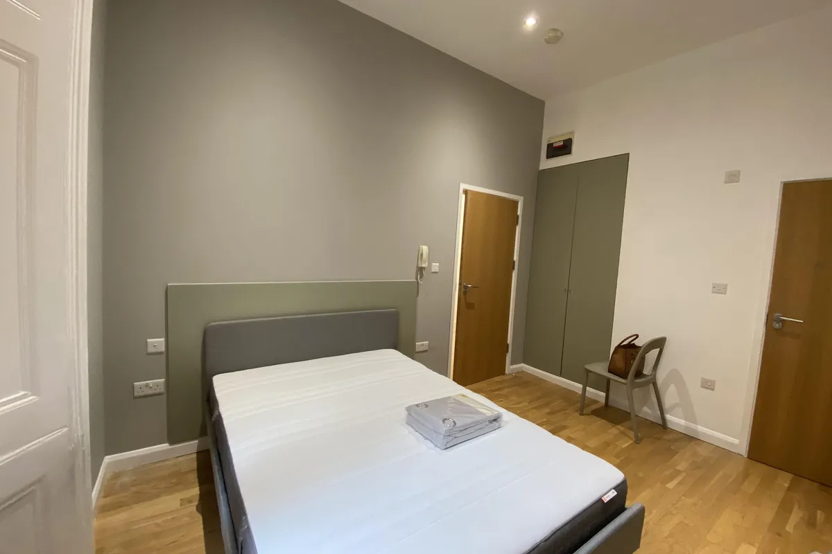 Flat Queensborough Terrace in City of Westminster