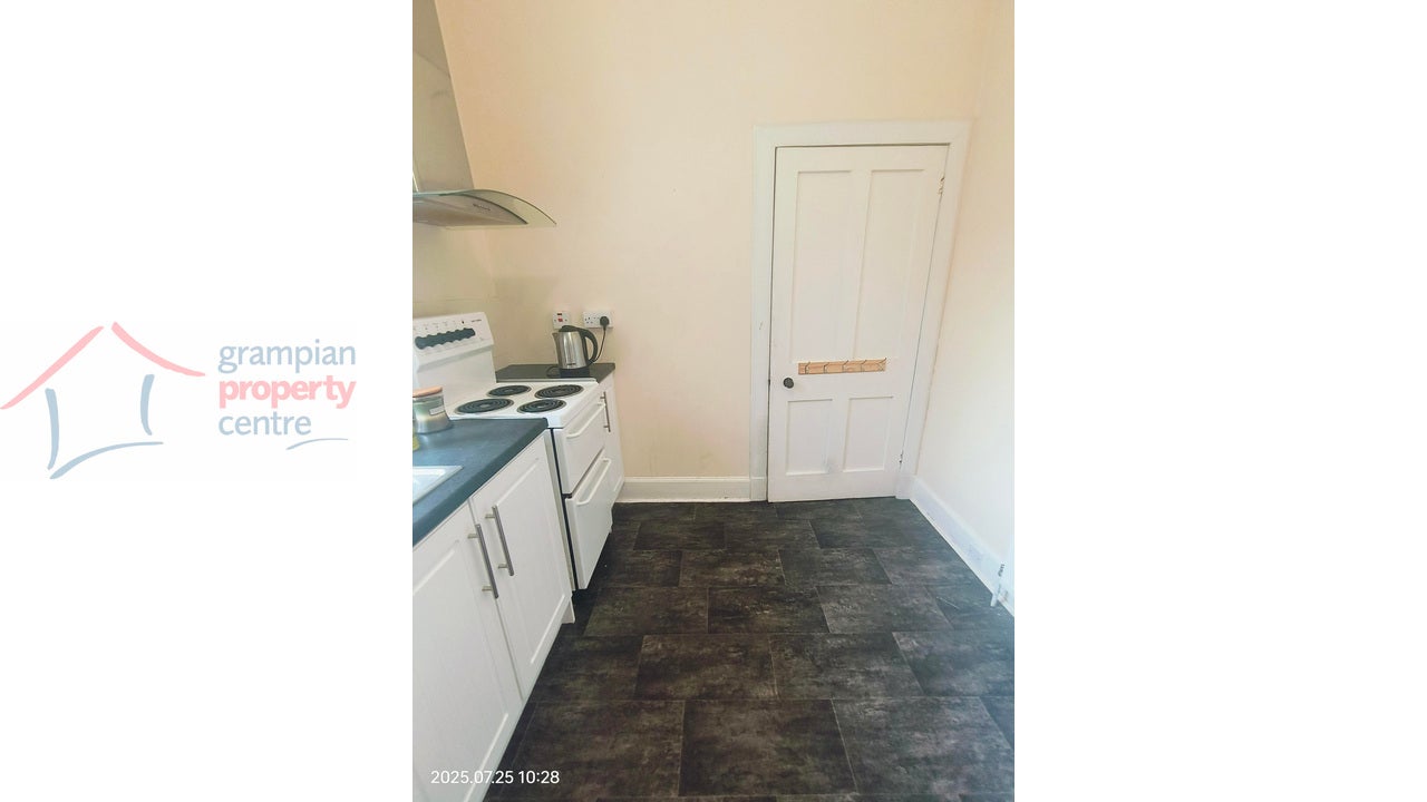 Flat Clifton Road in Lossiemouth