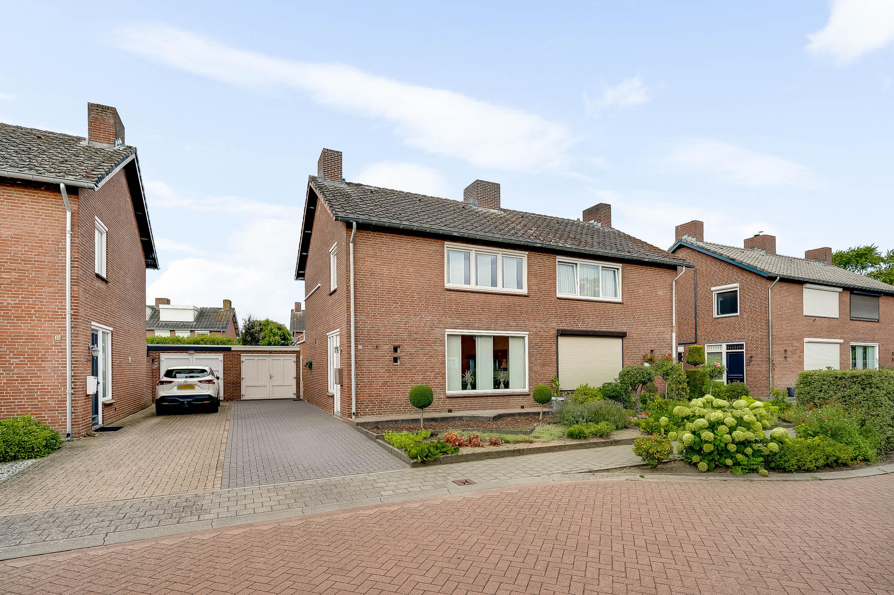 Huis Gouverneur Houbenlaan 17 in Stramproy