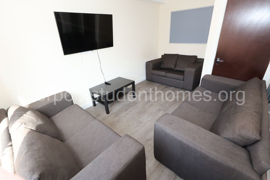 Room Shaw Street in Liverpool