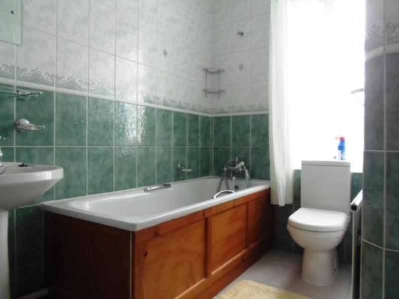 Room Langdale Avenue in Greater London
