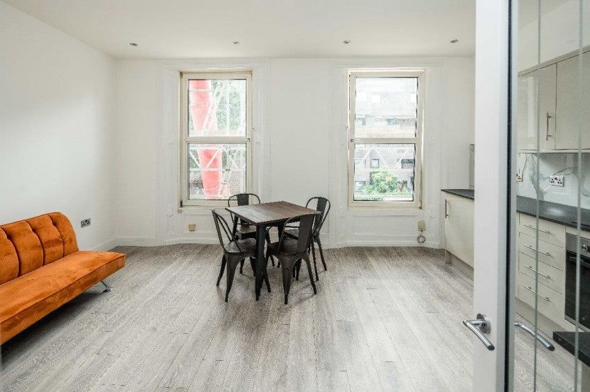 Flat Malden Road in Greater London