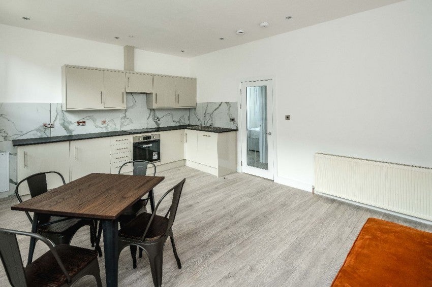 Flat Malden Road in Greater London