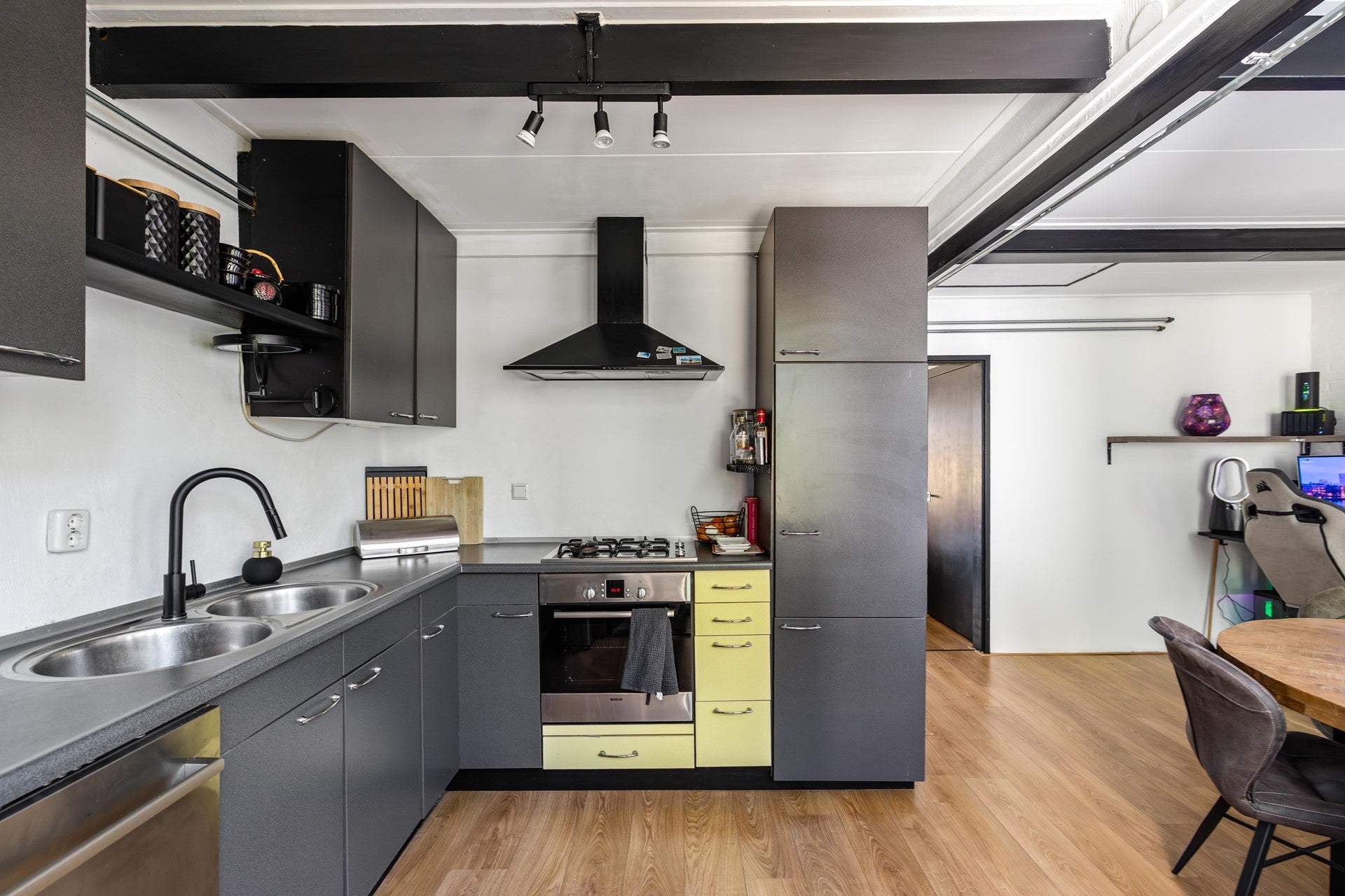 Tussenwoning te koop: Willem Dreeslaan 5, Marum