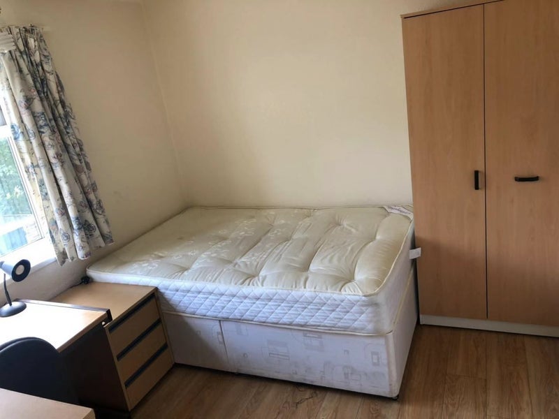 Room Vincent Drive in Birmingham