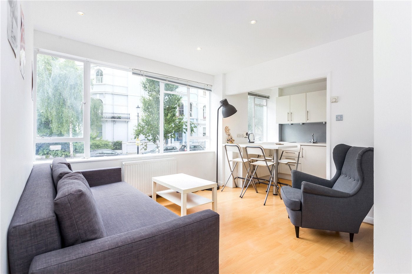 Flat Lansdowne Road in Greater London