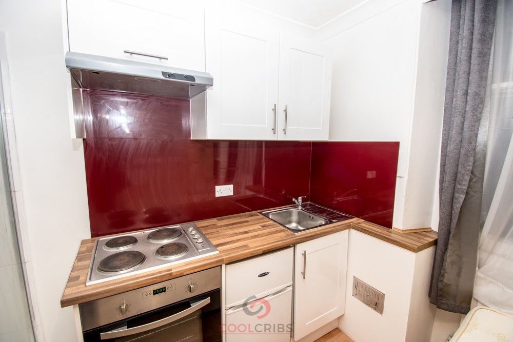 Flat Clanricarde Gardens in Greater London