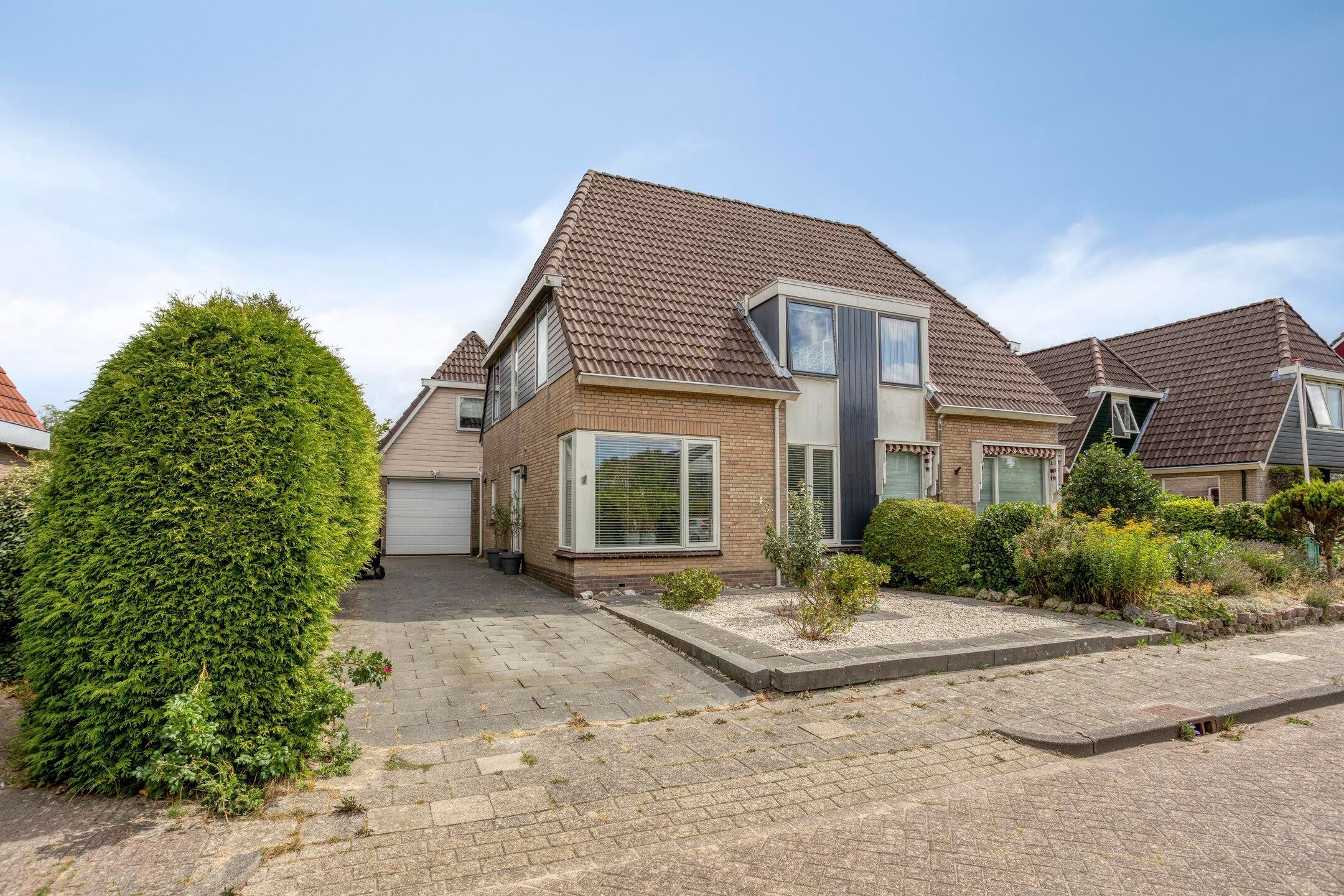 Woning te koop: Westfrisestraat, St.-Annaparochie