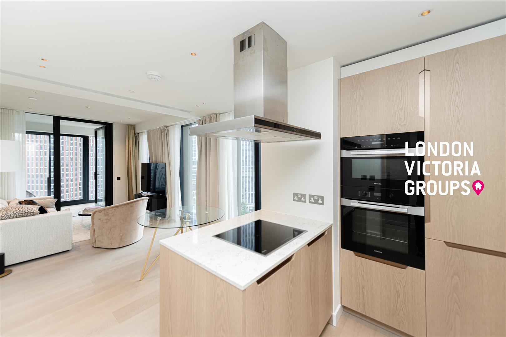 Flat Nine Elms Lane in Greater London