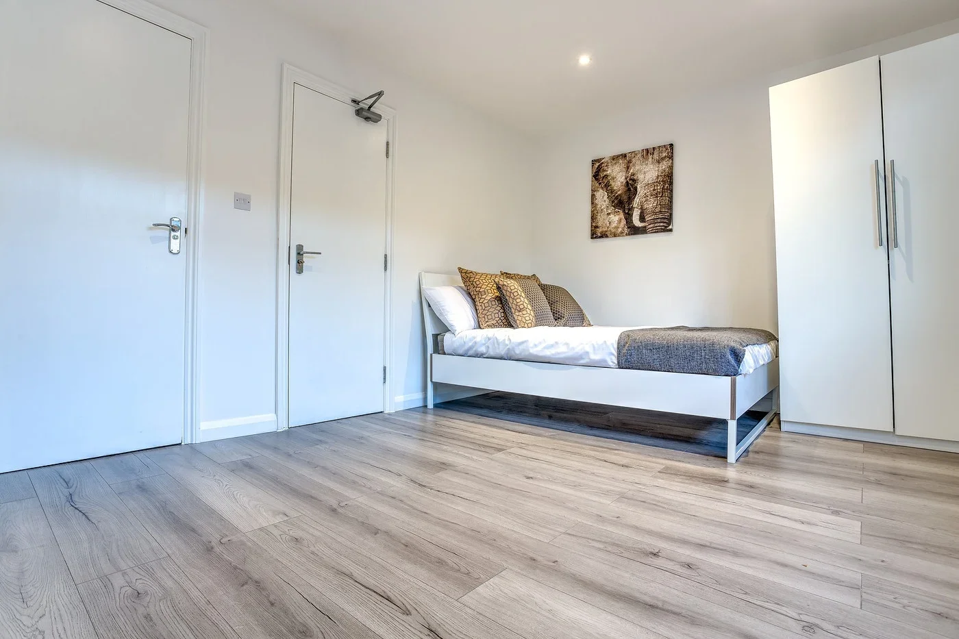 Room Newington Butts in Greater London