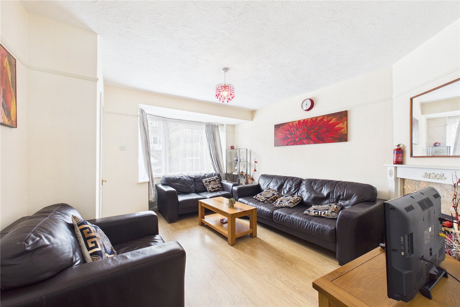 House Thirlmere Avenue in Reading