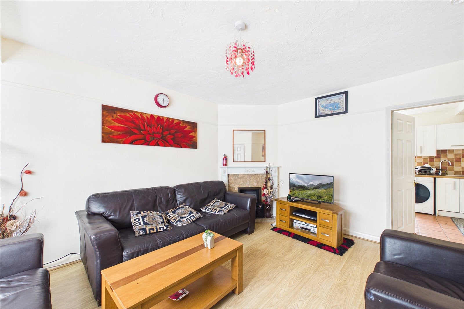 House Thirlmere Avenue in Reading