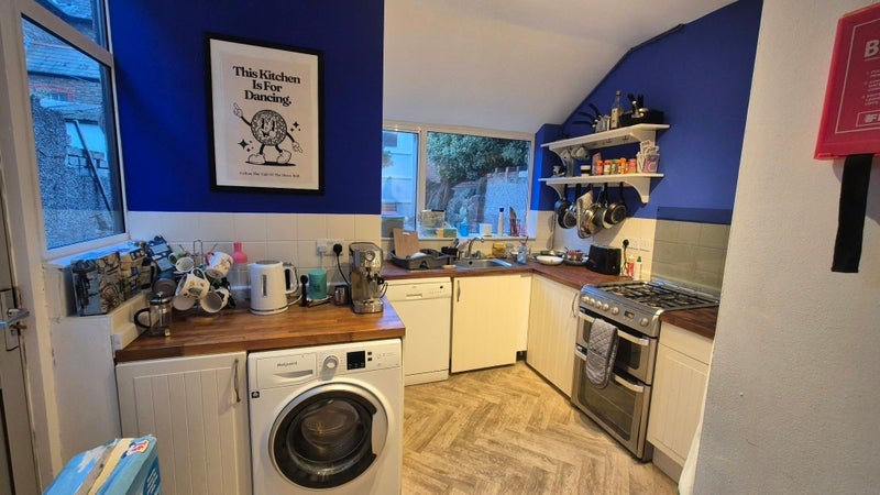 Room Lisvane Street in Cardiff