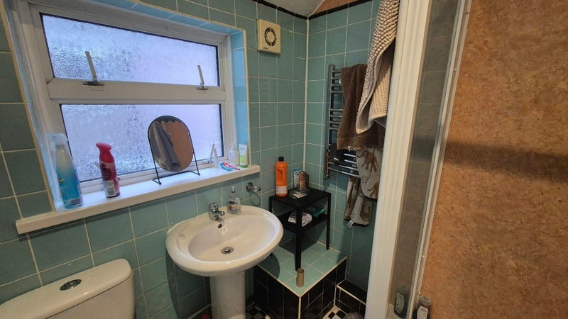 Room Lisvane Street in Cardiff