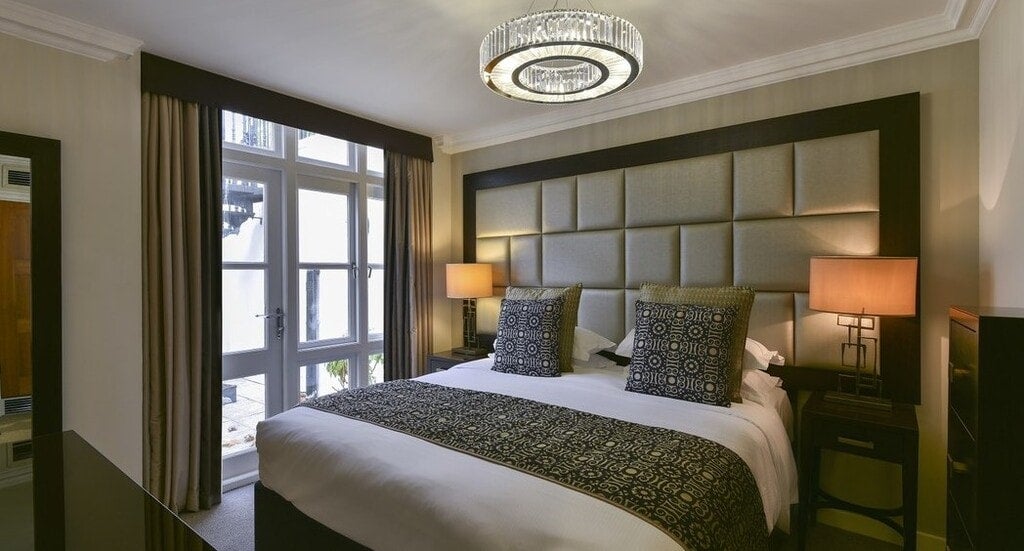 Flat Cromwell Road in Greater London