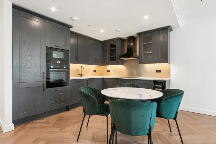 Flat Merino Gardens in Greater London
