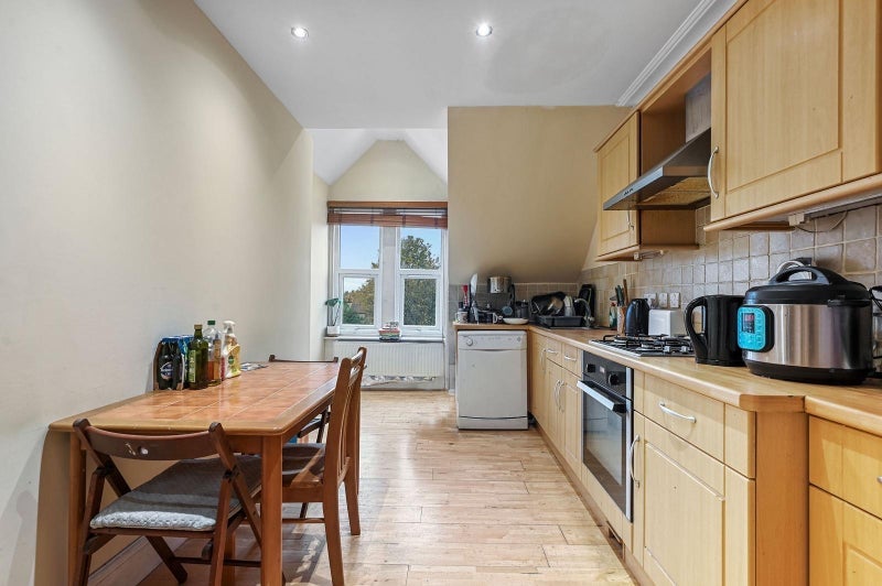 Room Creffield Road in Greater London