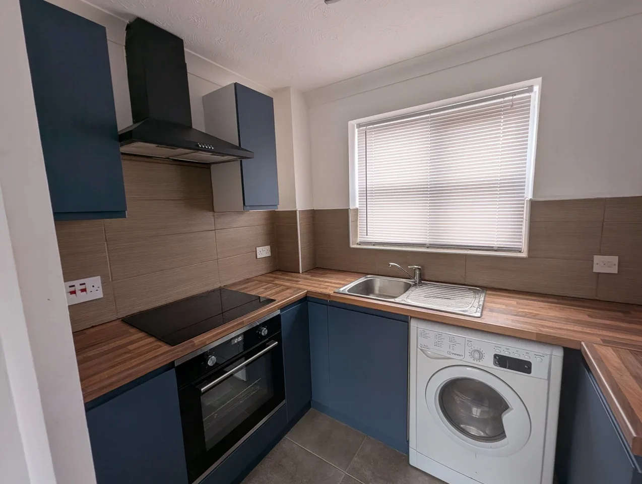 Flat Telford Drive in Slough