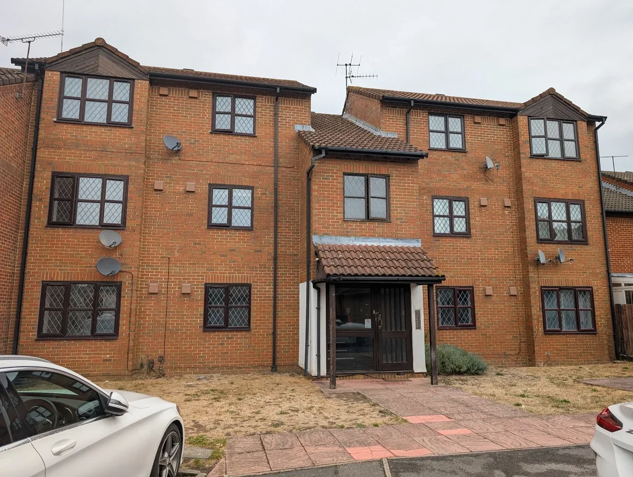 Flat Telford Drive in Slough
