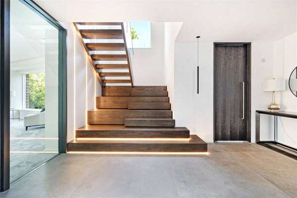 House Waterbank in Prestbury