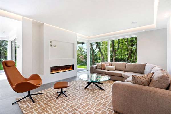 House Waterbank in Prestbury