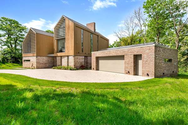 House Waterbank in Prestbury