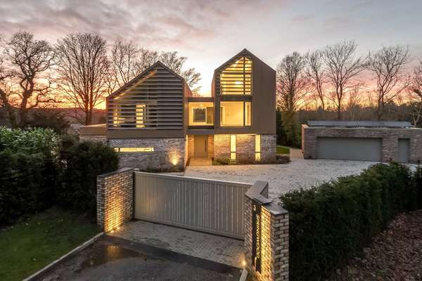 House Waterbank in Prestbury