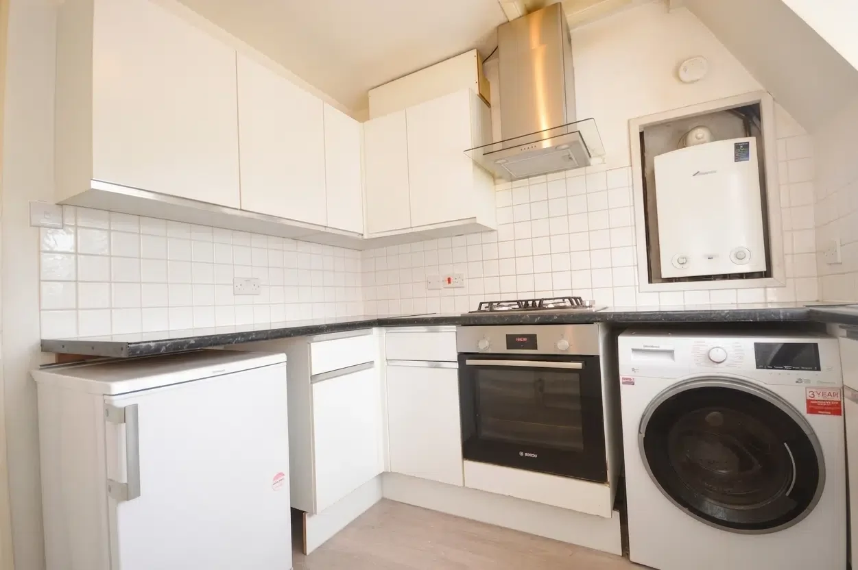 Flat Burkes Road in Beaconsfield