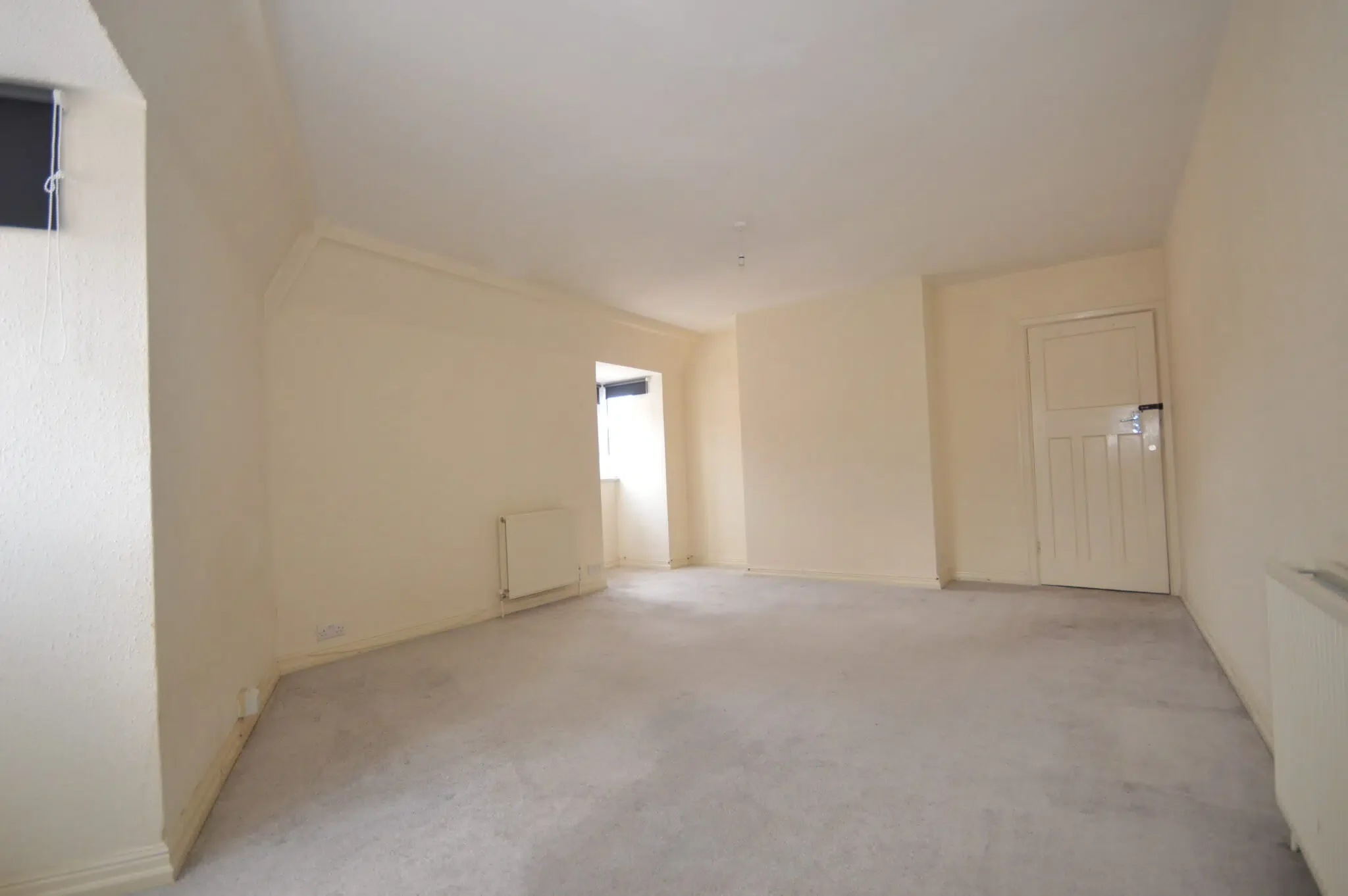 Flat Burkes Road in Beaconsfield