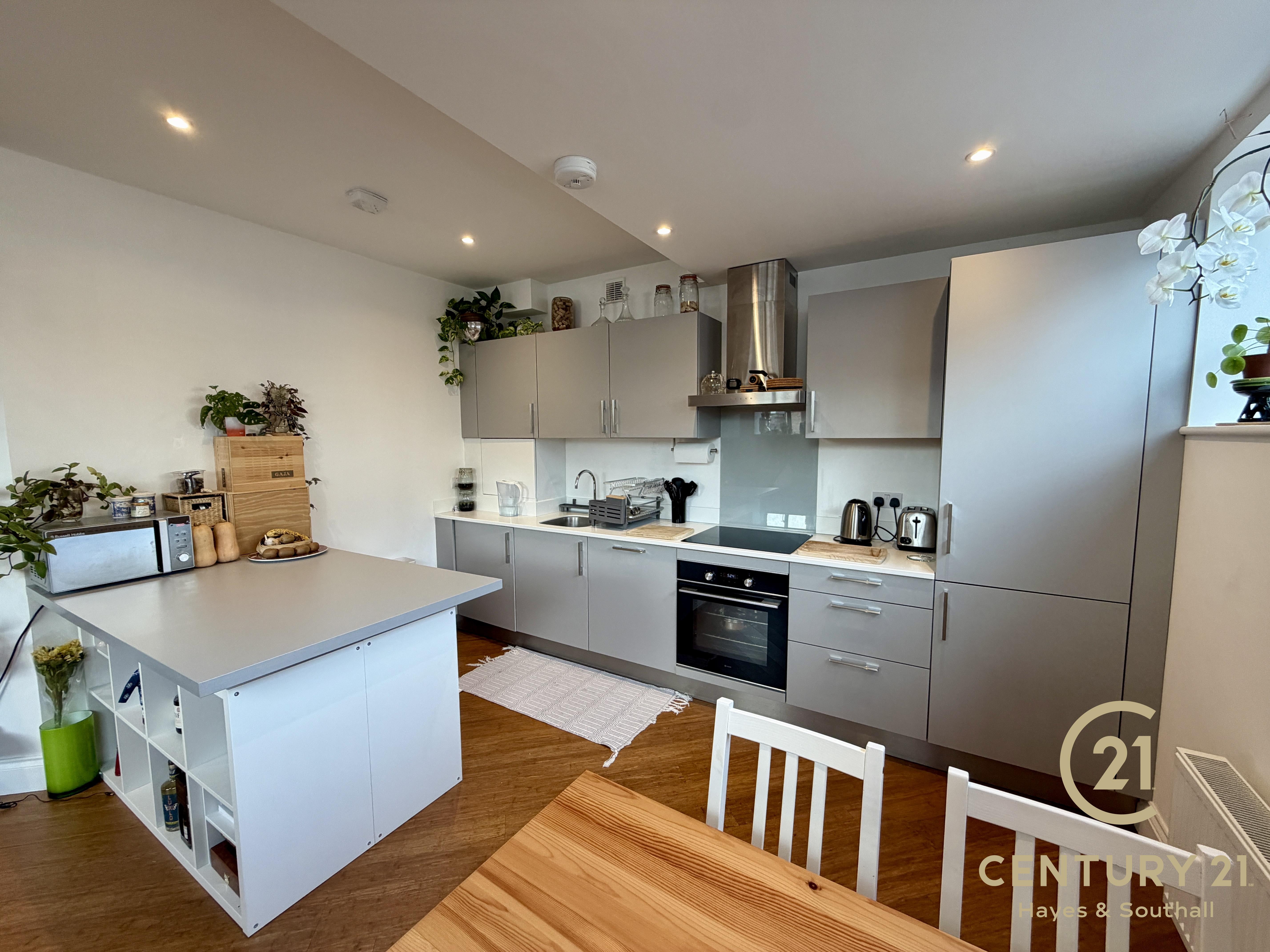 Flat Rectory Road in Greater London