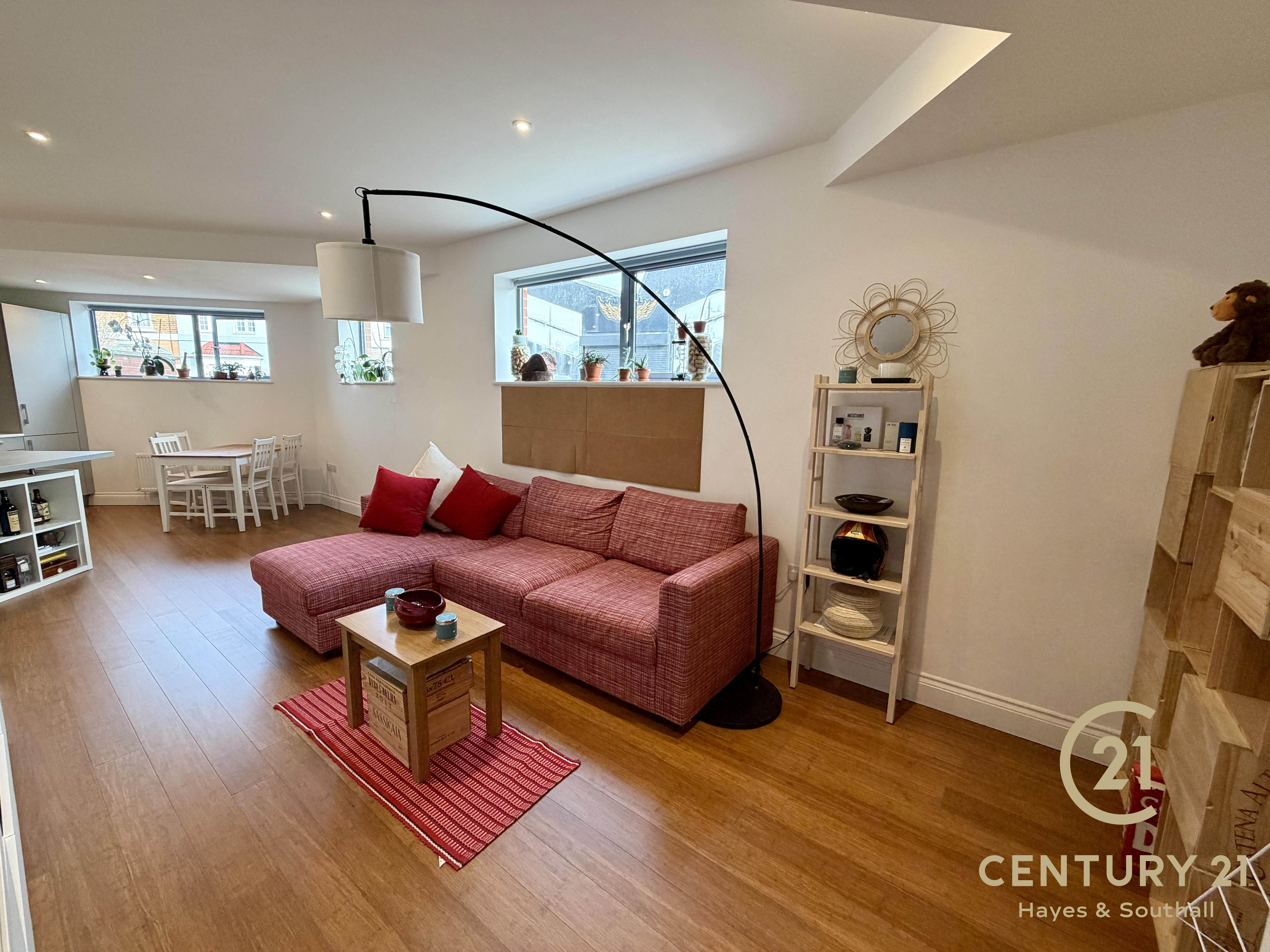 Flat Rectory Road in Greater London