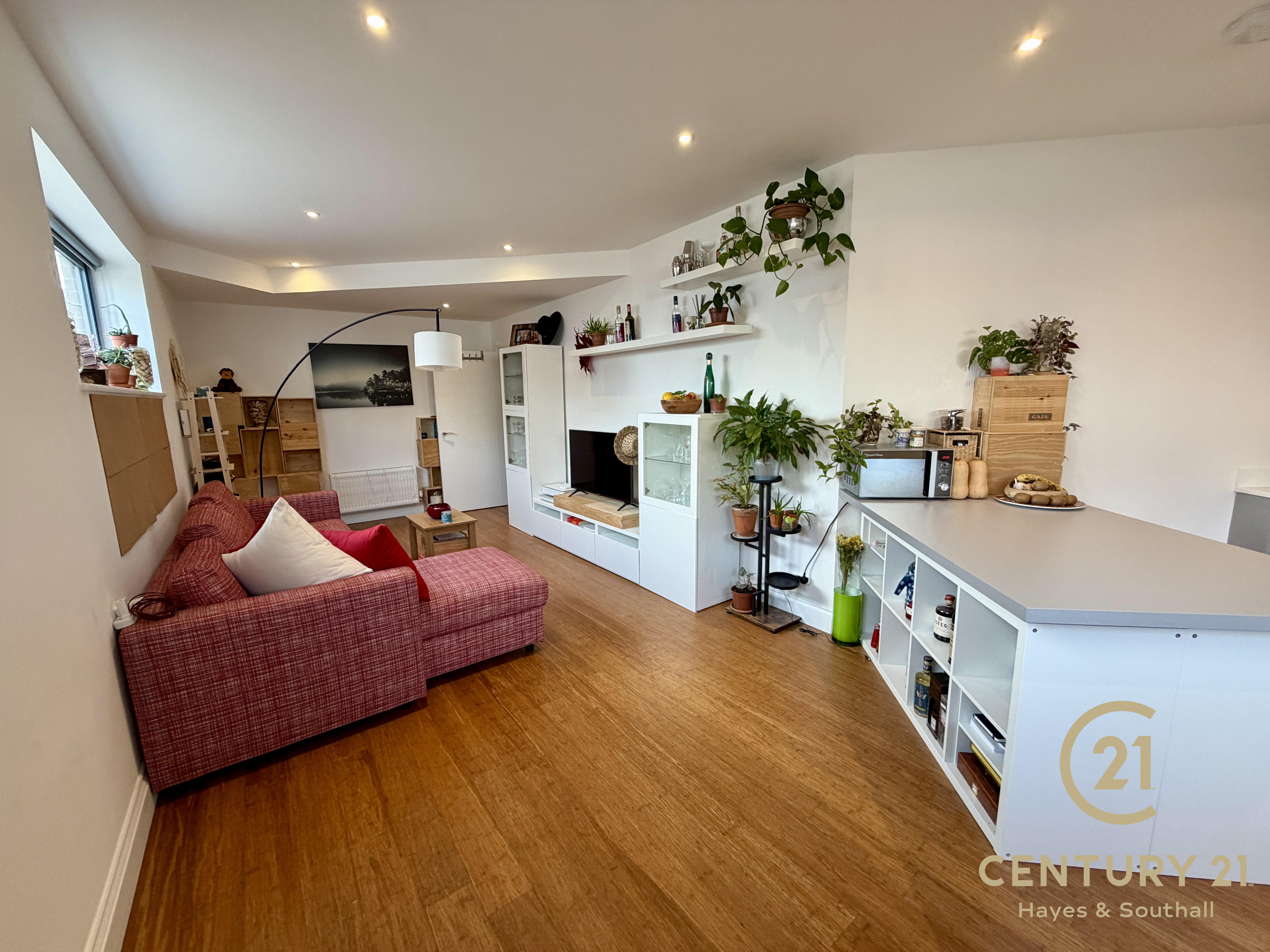 Flat Rectory Road in Greater London