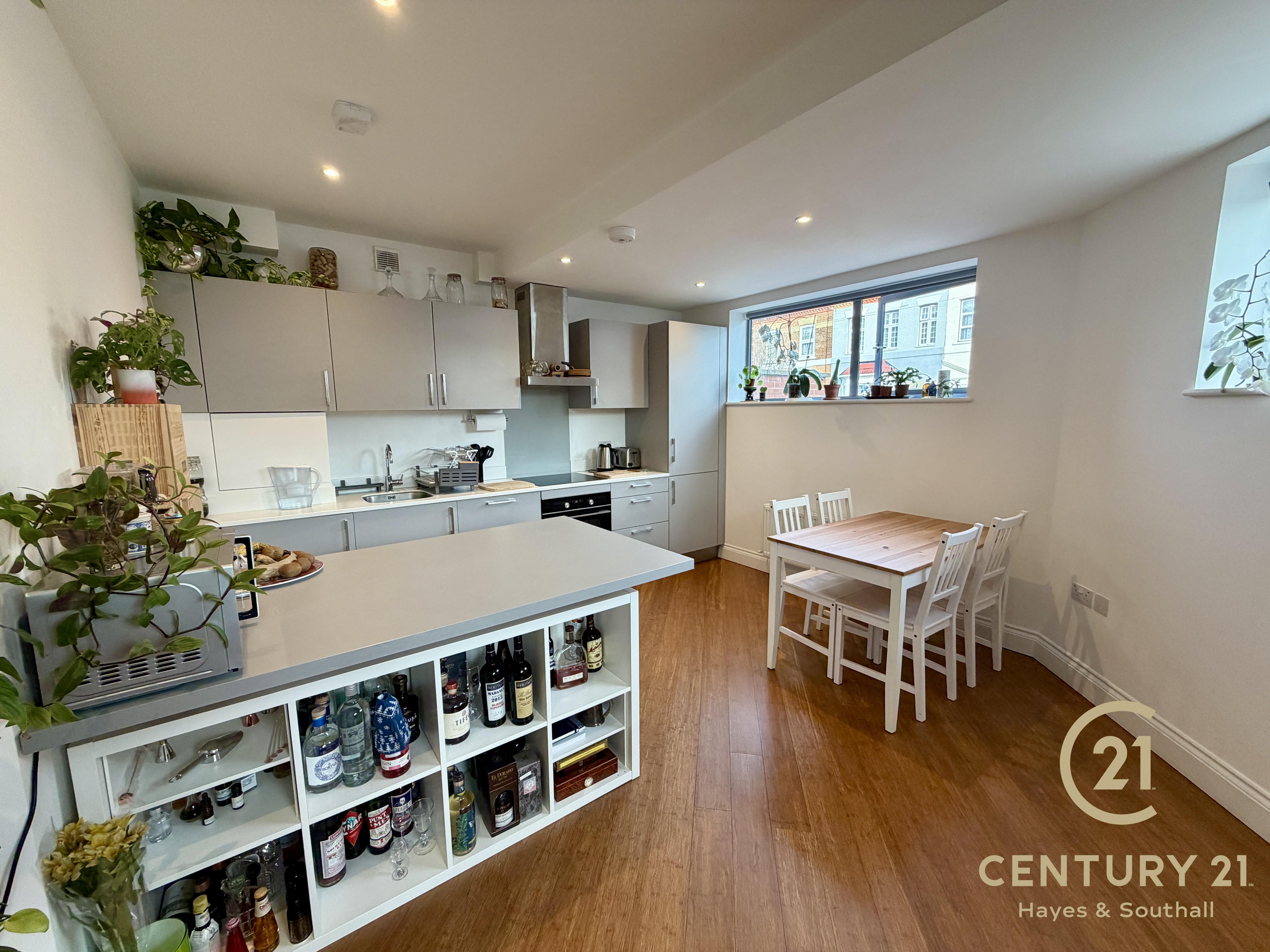 Flat Rectory Road in Greater London
