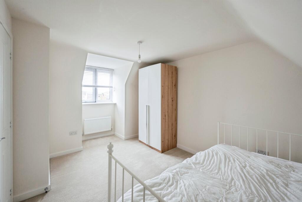 House Sandpiper Drive in Doncaster