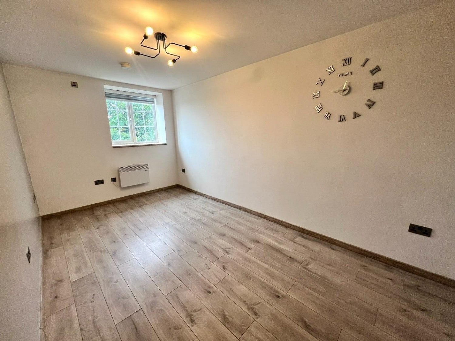 Flat Ferrybridge Road in Wakefield