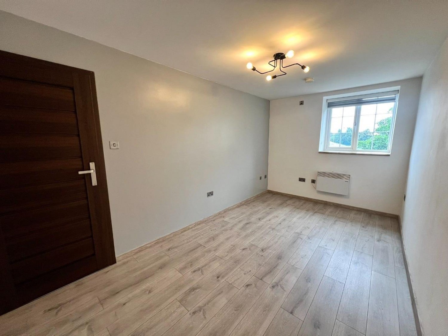 Flat Ferrybridge Road in Wakefield