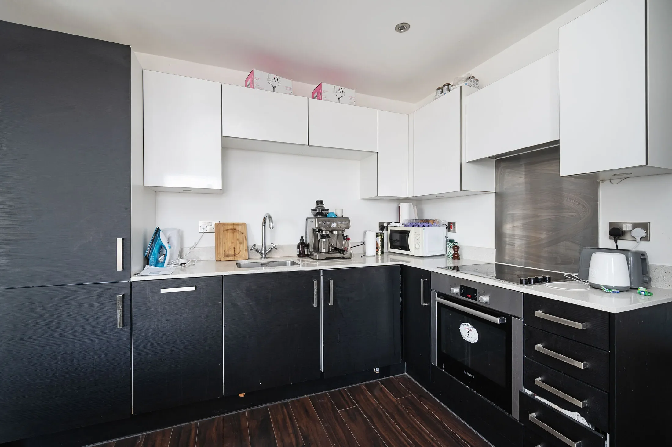 Flat Axio Way in Greater London