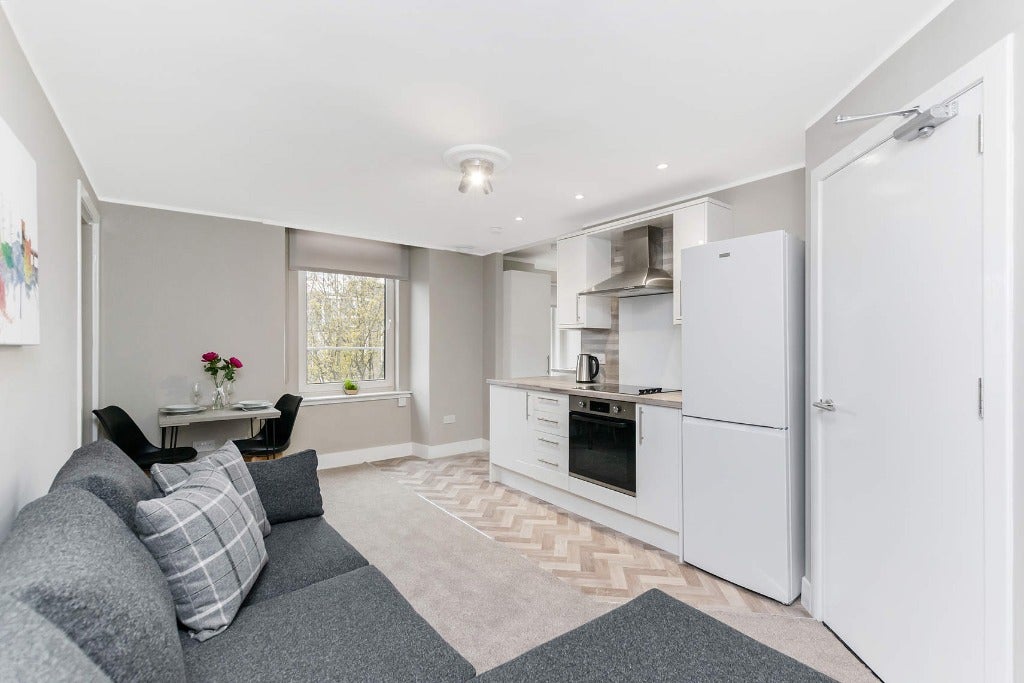 Flat Baldovan Terrace in Dundee