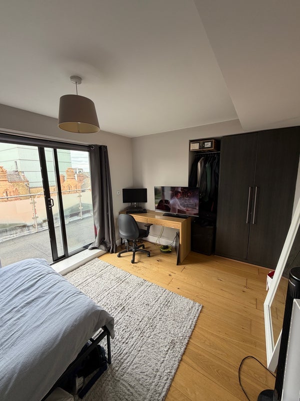 Room Mare Street in Greater London