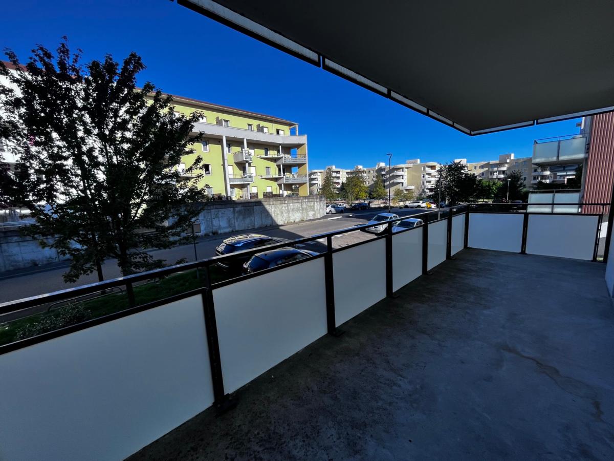 Flat Rue Spartacus in L'Isle-d'Abeau