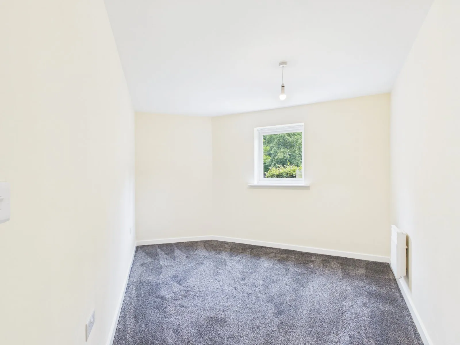 Flat Balmoral Way in Birmingham